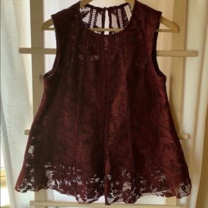 Lace sleeveless blouse